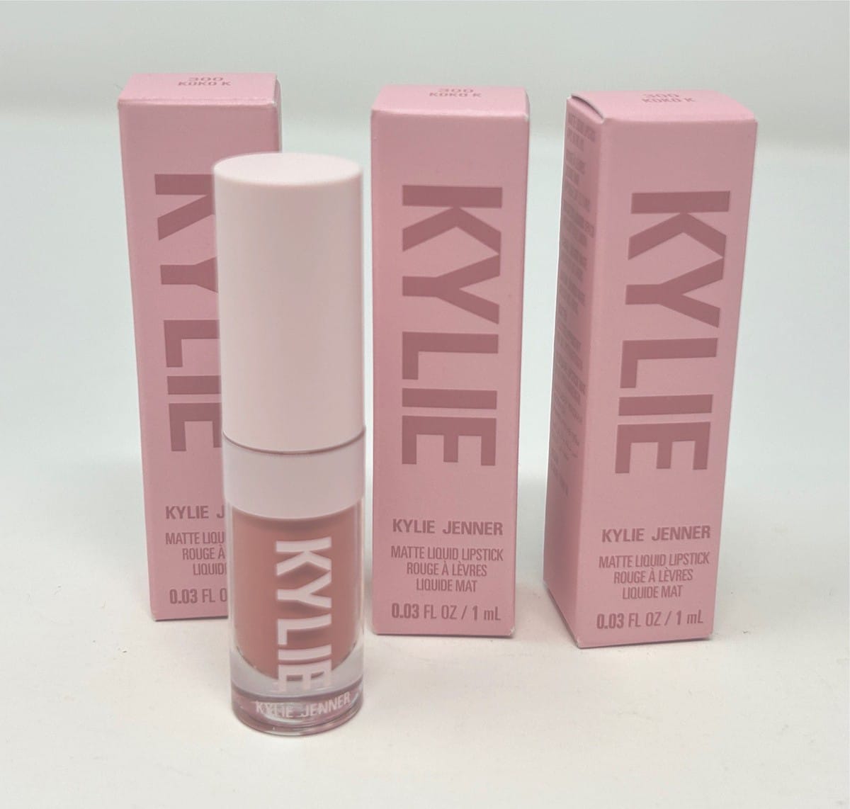 Kylie Jenner Cosmetics Matte Liquid Lipstick Cor 808 - Imagem 3