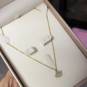 Colar Feminino Aco Inoxidavel 316L Dourado Com pingente em leque cravejado de zirconias Antialergico