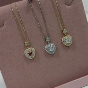 Colar Feminino Dourado, Prata E Rose Com pingente de coracao cravejado de zirconias Semijoia Antialergica