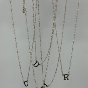 Colar Feminino Dourado De corrente bolinha com pingente de letra/inicial Semijoia Antialergica