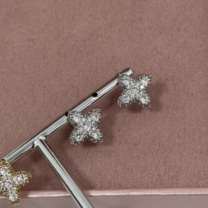 Brincos Femininos Prata E Dourado De flor cravejada de zirconias Semijoia Antialergica