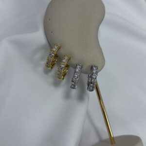 Brincos Femininos Dourado Ear cuff cravejado de zirconias Semijoia Antialergica