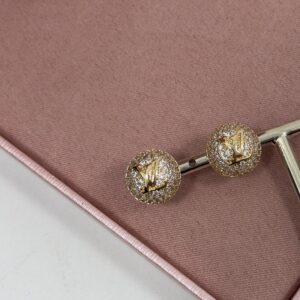 Brincos Femininos Dourado Esfera cravejada com detalhe Semijoia Antialergica