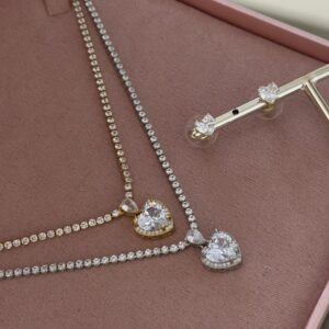 Conjunto Feminino Prata E Dourado Colar duplo com pingente de coracao e brincos cravejados Semijoia Antialergica