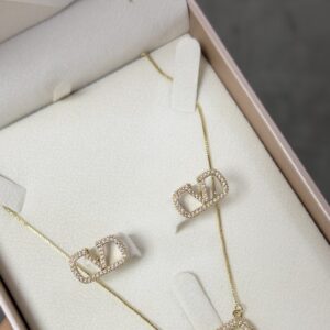 Conjunto Feminino Dourado Colar e brincos de logo v Semijoia Antialergica