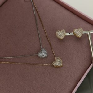 Conjunto Feminino Dourado Colar e brincos de coracao cravejado de zirconias Semijoia Antialergica