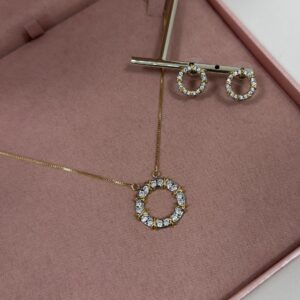 Conjunto Feminino Dourado Colar de circulo e brincos de argola cravejado Semijoia Antialergica