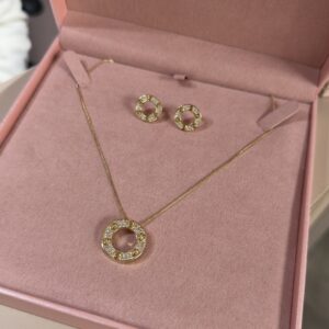 Conjunto Feminino Dourado Colar e brincos de circulo cravejado Semijoia Antialergica