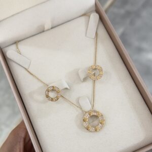 Conjunto Feminino Dourado Colar e brincos de circulo cravejado Semijoia Antialergica