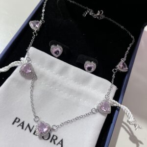 Colar vários corações rosa bebê Pandora