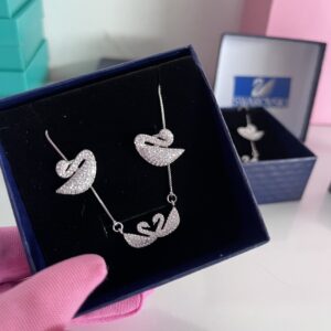 Colar + brinco cisne swarovisk semi joia (acompanha caixinha)