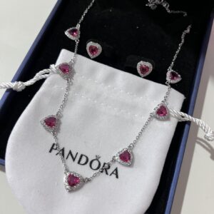 Colar vários corações cristal rosa pink