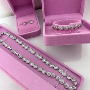 Kit blogueira 00 (acompanha caixas da foto de pulseira e colar)