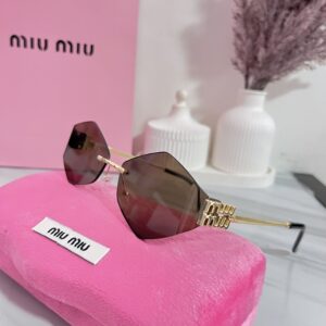 Óculos de Sol Miu Miu Modelo 006