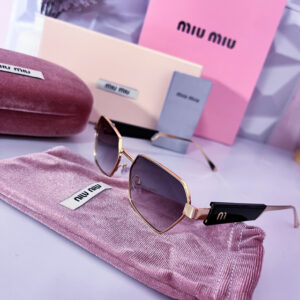 Óculos de Sol Miu Miu 044