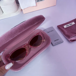 Óculos de Sol Miu Miu Rosa Simples02