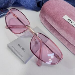 Óculos de Sol Miu Miu Rosa