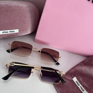 Óculos de Sol Quadrado Miu Miu