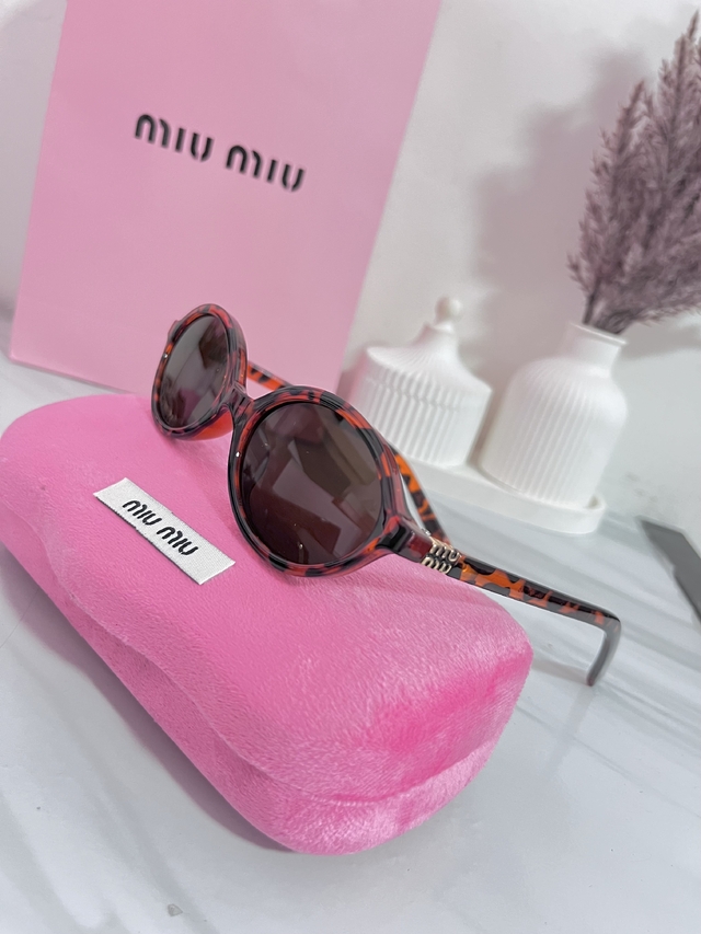 Óculos de Sol Miu Miu Modelo 005 Virgínia