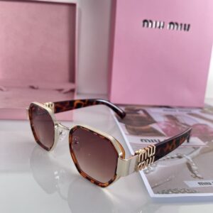Óculos de Sol Miu Miu Iconic Luxe Onça