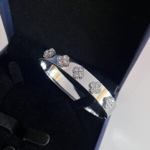 Pulseira Feminina Vários Trevos Cravejados Prata