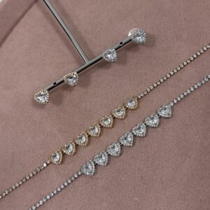 Conjunto Feminino Colar Riviera de Coracoes e Brinco Cravejado Dourado e Prata