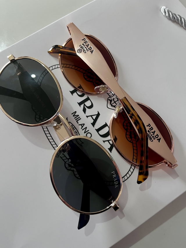 Óculos Oval Prada