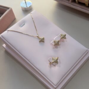 Conjunto Feminino Dourado Estrela 4 Pontas Cravejado - Colar + Brinco + Anel